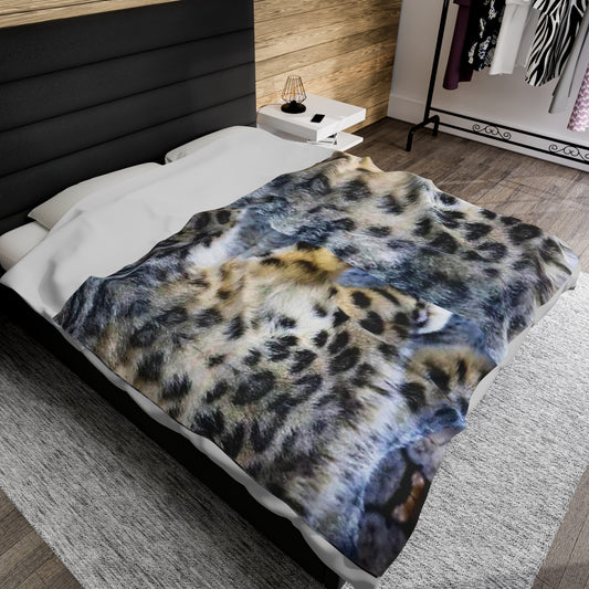 Celion Fashion World's Velveteen Plush Blanket.